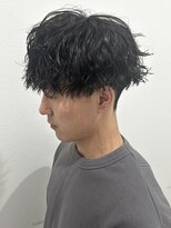 ヒュイル バイ ニアウ(Hwyl by Niau) メンズマッシュパーマツイストパーマスパイラルパーマ刈り上げ