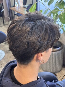 ルーメン 岐阜(ROOO MEN) メンズツーブロックセンターパートマッシュカットフェザーパーマ