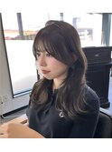 大人シアーベージュミニウルフボブミディアムレイヤー