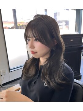 ミア(mia) 大人シアーベージュミニウルフボブミディアムレイヤー