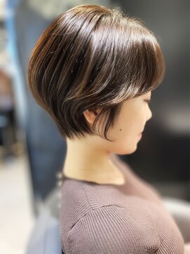 ワンバイジエクト 梅田 似合わせショート/細めハイライト/くすみベージュ/ショートボブ