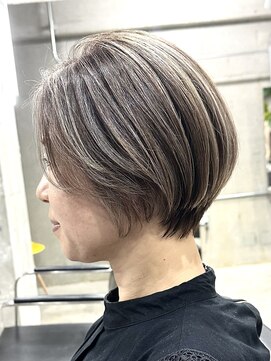 ラック(LUCK) 白髪ぼかしハイライト/船橋/くすみベージュ/細めハイライト