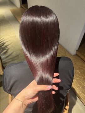 セブンベルベット(7 Velvet) ワインレッド【円口睦】