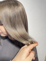 トレフ(Trefle)&nbsp;ミディアムストレート/ミルクティーブラウン