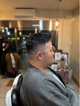 ザ ブライト バーバー(The BRIGHT BARBER) フェザーアップ　スキンフェード