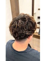 アミリー ひたち野うしく店(Amily)&nbsp;ハイライトメンズニュアンスパーマツイスト波巻きツイスパ30代