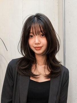 ベル 新宿(Belle) 大人ヘア　ミディアムヘア　レイヤーカット　暗髪カラー