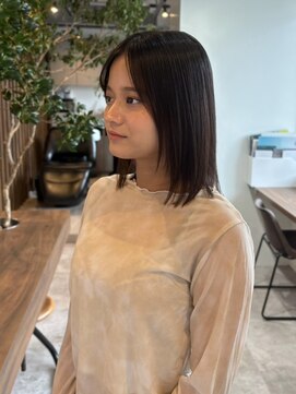 リアド(.RIAD) 艶めくナチュラルストレート