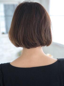 ヘアアンドリラクゼーション シャッセ(Hair&Relaxation SASE) インナーカラーでおしゃれボブ