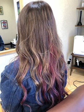ヘアデザインフルーヴ(hair design fleuve) ピンクが可愛い☆インナーカラー