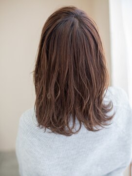 ファーレ ツルミ(Fare tsurumi) ウエットミディ【鶴見/鶴見駅/髪質改善】