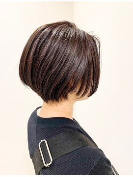 メーヴェ(Mowen) mowen 南堀江 くびれショート×ラベージュ×艶髪