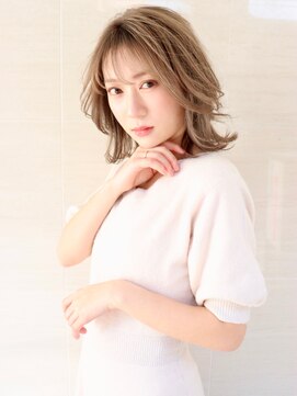 オーロ(ORO) 大人かわいいくびれレイヤーミディアムヘア