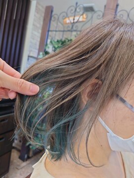 ヘアーメイク バレンタイン(hair make valentine) エメラルドグリーン インナーカラー