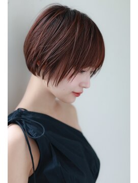 エムプラス 二子玉川(Mplus) シンプルモードを意識したセミウェットなナチュラルショート