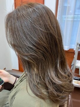 ノーヴェ(Nove) パーソナルカラー診断　イエベ秋タイプ　カーキベージュ