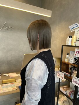 アチーブリス(achieve Liss) ベージュハイトーンカラー×切りっぱなし20代30代40代