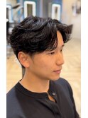 ニュアンスパーマ　刈り上げマッシュ　センターパート