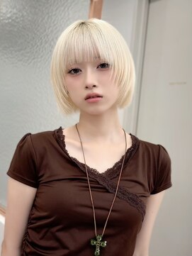 ロンドイディールバンダイ 新潟万代(Lond ideal) レイヤーボブ×ホワイトブロンド