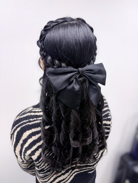 アールエーサロンモノクロ 秋葉原(RA SALON モノクロ) 編み込みハーフアップ