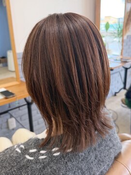 リープ(leap hair) やわらか動きのミディアムレイヤー