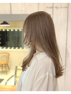 カーディフ(Cardiff) 重く見えない◎やわらかロングレイヤー×ベージュブラウン