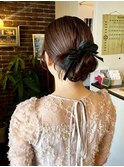 大人可愛い低めシニヨンアプリコットオレンジ