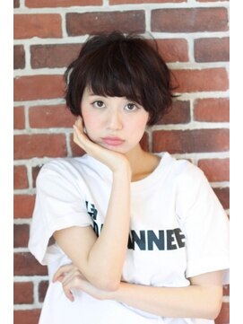 コム(com by neolive) 新しい私、発見！ばっさりボブ