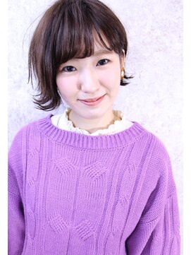 キャアリー(Caary) 福山市　ショートボブ　ショートヘア人気Caary外国人風3Dカラー