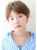 センターパートのジェンダーレスショート