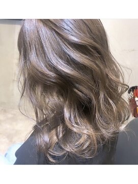 ロビィ 浦添店(LOBY) ミルクティーブラウン