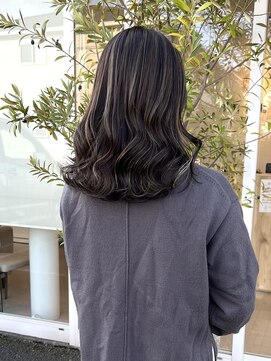 ビレア 尾張旭店(BELEA) 【BELEA尾張旭】秋冬にオススメのロートーンハイライトカラー