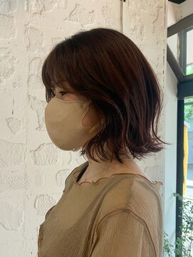 エム(EM) ミディアム外ハネ　ピンクブラウン