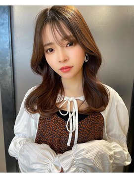 アイヴィ 表参道(IVY) 大人かわいい内巻きくびれスタイル【肥田亜沙美】