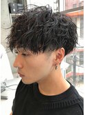 ツイストスパイラルパーマメンズマッシュセンターパートウルフ
