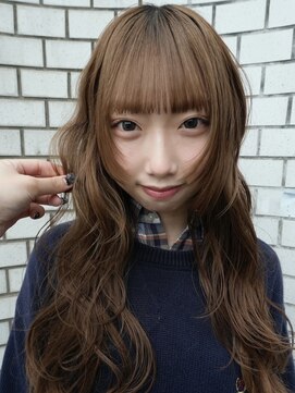 ピア ヤクイン(Pia Yakuin) 顔周りレイヤーカット/ロング/前髪あり/透明感カラー