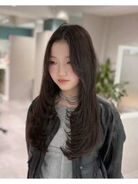ミーク(meak)&nbsp;ハッシュカットで作る毛先軽やかロング