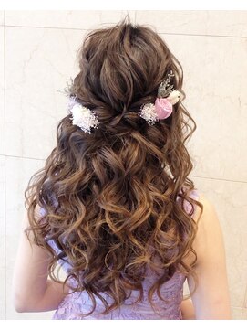 ヘアイズム ブランシュ(hair-ism BLanCHe) ふわふわハーフアップ