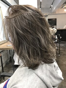 アクトゥス(AEQUITAS) ミディアム3Dカーキグレージュ【池袋/20代/30代/40代】