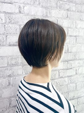 ベルポ(Bellpo) 耳かけショートボブ/カット/カラー/トリートメント/髪質改善