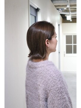 ビー(Be) 外はねボブ