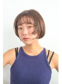 柔らかい抜け感のレイヤーボブ