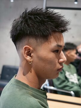 メッツ 原宿(METS) MEN'S/束感アップバングショート×スキンフェード/短髪フェード