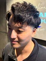 ディスイズバーバー(THIS IS BARBER)&nbsp;ツーブロック アップバング 刈り上げ ビジネスヘア 黒髪 20代