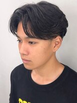 セプト 博多(SEPT.)&nbsp;センターパート ツーブロックマッシュ 黒髪ショート 20代