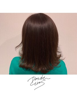 パドトロワ(Pas de trois) 新潟駅南×外ハネ×透明感アッシュ