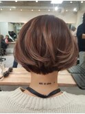 ベージュグラデーション×前下がりショートボブ！