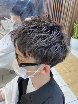 クオリス 上板橋店(QUALIS) ツーブロスパイキー無造作ショート【モテ髪束感×刈り上げ】