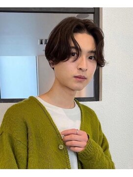 キュー(Cue_) 無造作メンズセンターパート×王道ニュアンスメンズパーマ