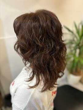 バドゥ(bud) ちょいウルフ×パーマ